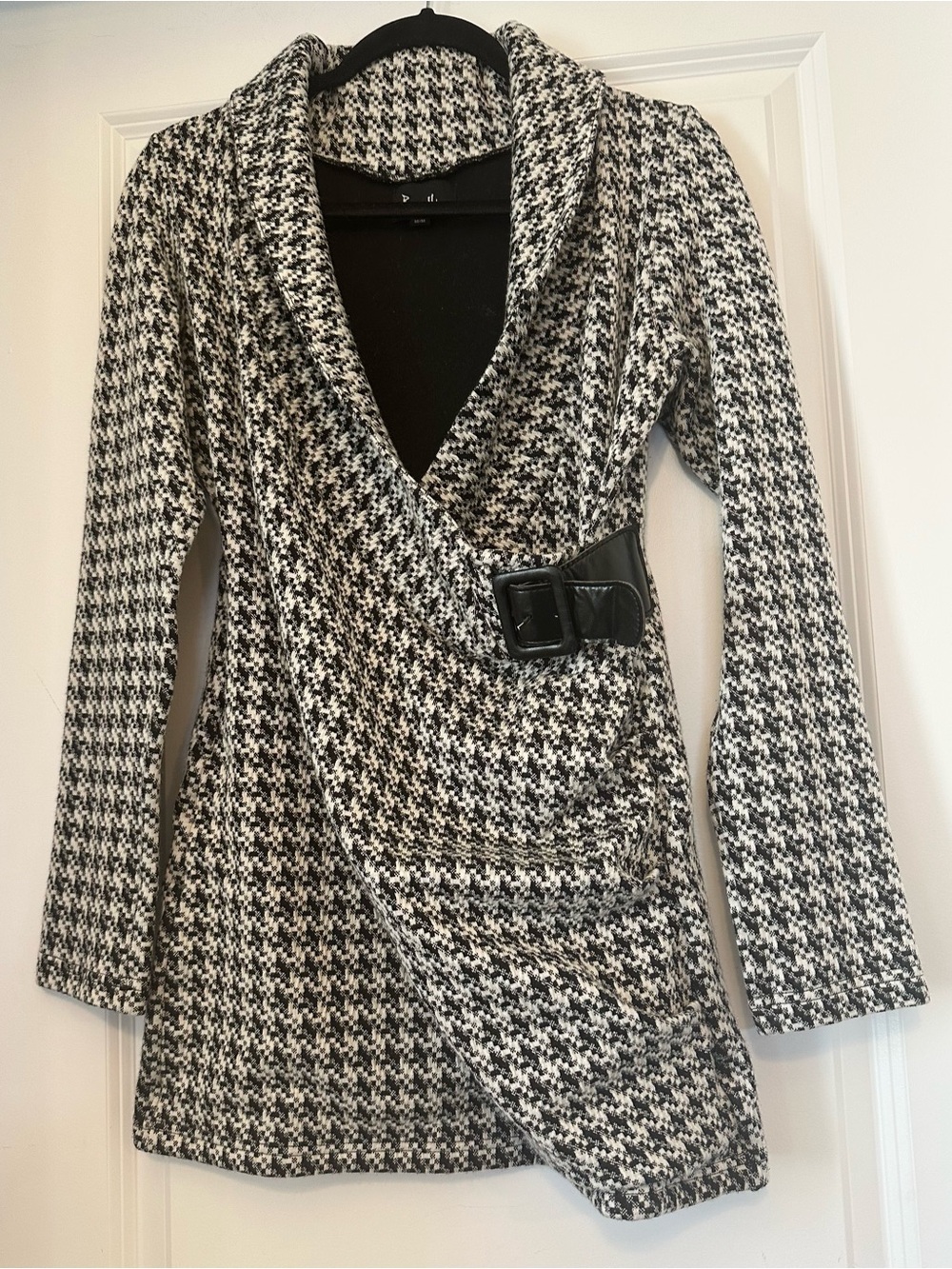 RUELLE Dress Black White Shawl Neckline Surplice Wrap Blk Buckle Sz M